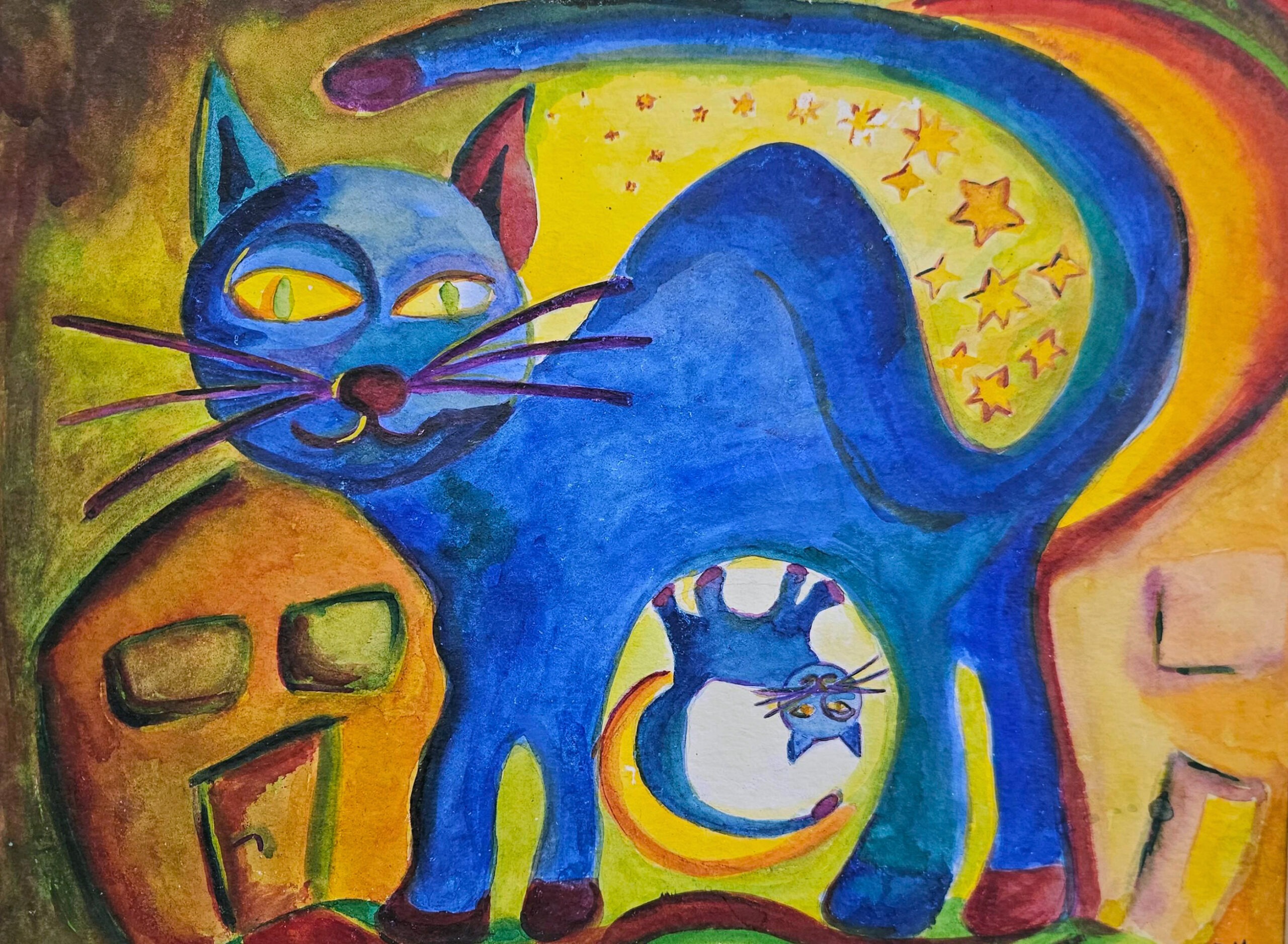 Expressionistische Malerei in kontrastierend-knalligen Farben blau und gelb. Im Zentrum eine blaue Katze mit gelben Augen, unter ihrem Bauch hängt eine kleinere blaue Katze kopfüber, an den Rändern schematische Häuser im Hintergrund. Über dem Rücken der großen Katze zahlreiche gelbe Sterne.